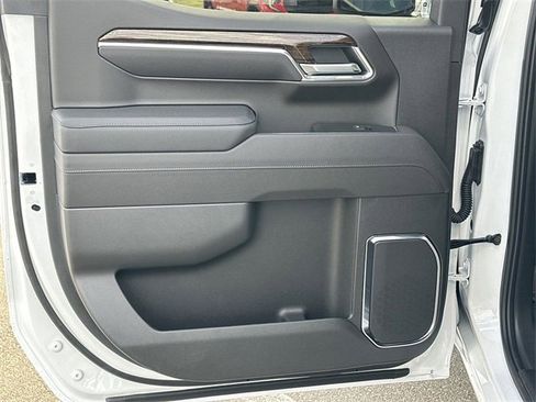 New 2026 GMC Sierra 1500 Elevation w/ LPO, Elevation Black Package image 24
