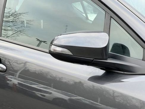 Used 2021 Toyota C-HR XLE image 7