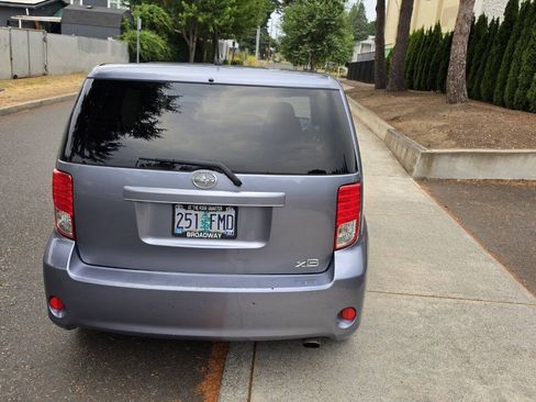 Used 2012 Scion xB FWD image 6