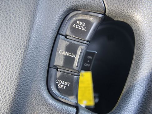 Used 2009 Kia Rondo LX FWD image 18
