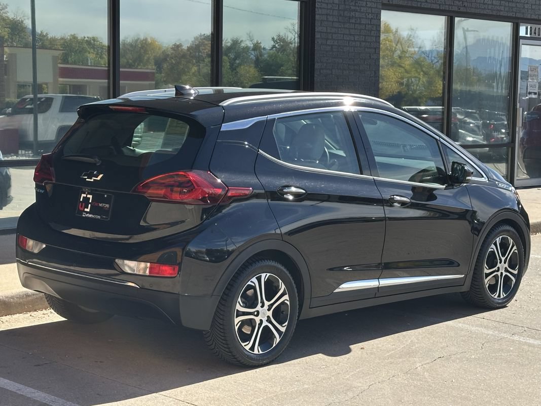 Used 2019 Chevrolet Bolt Premier w/ Infotainment Package FWD image 12