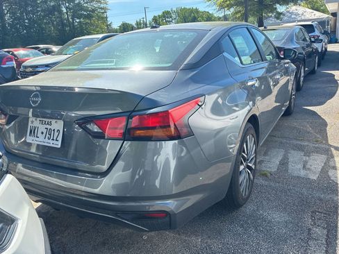 Used 2025 Nissan Altima 2.5 SV image 7
