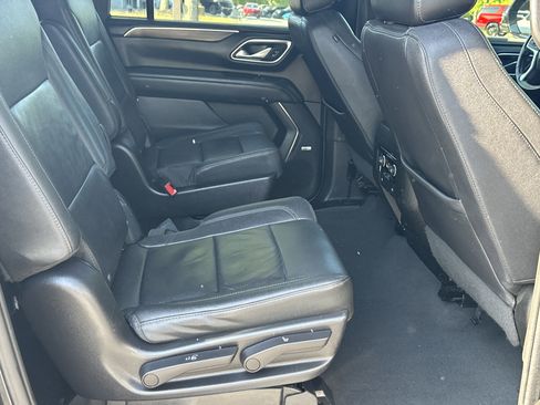 Used 2023 Chevrolet Suburban LT image 17
