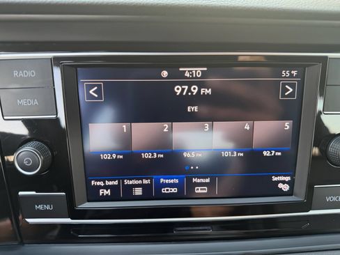 Used 2024 Volkswagen Jetta SE FWD image 21