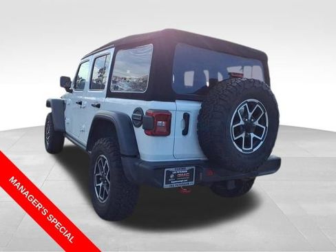 Used 2024 Jeep Wrangler Unlimited Rubicon AWD/4WD image 3