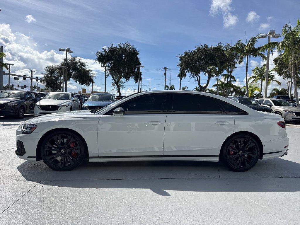 Used 2025 Audi S8 w/ Executive Package AWD/4WD image 27