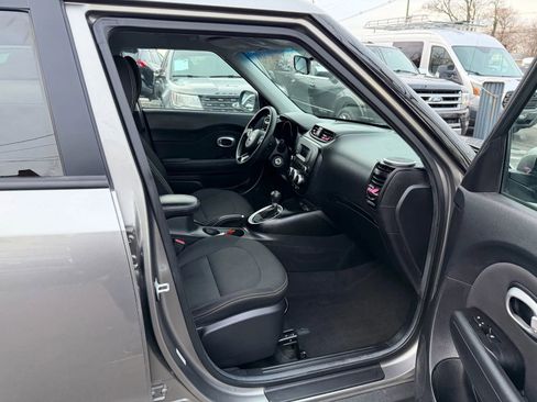Used 2014 Kia Soul + image 23
