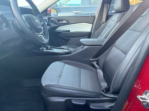 Used 2026 Chevrolet Trax LT w/ Driver Confidence Package FWD image 8