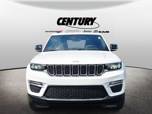 Used 2024 Jeep Grand Cherokee Limited image 9