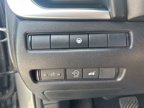 Certified 2025 Nissan Rogue SV AWD/4WD image 14