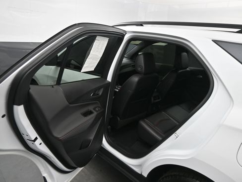 Used 2022 Chevrolet Equinox RS w/ RS Leather Package FWD image 14