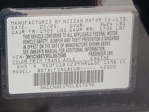 Used 2025 Nissan Versa SV image 33