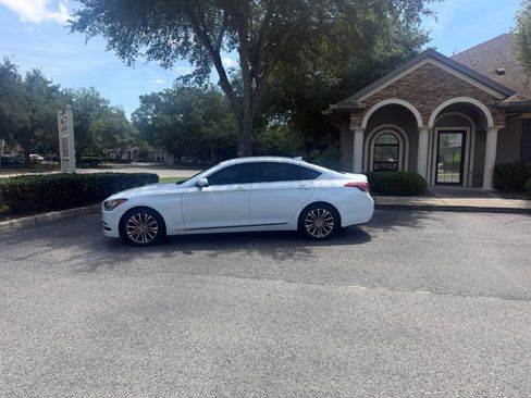 Used 2015 Hyundai Genesis 3.8 RWD image 11