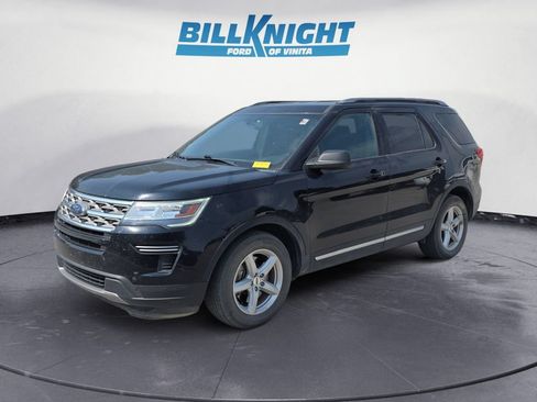 Used 2018 Ford Explorer XLT FWD image 1