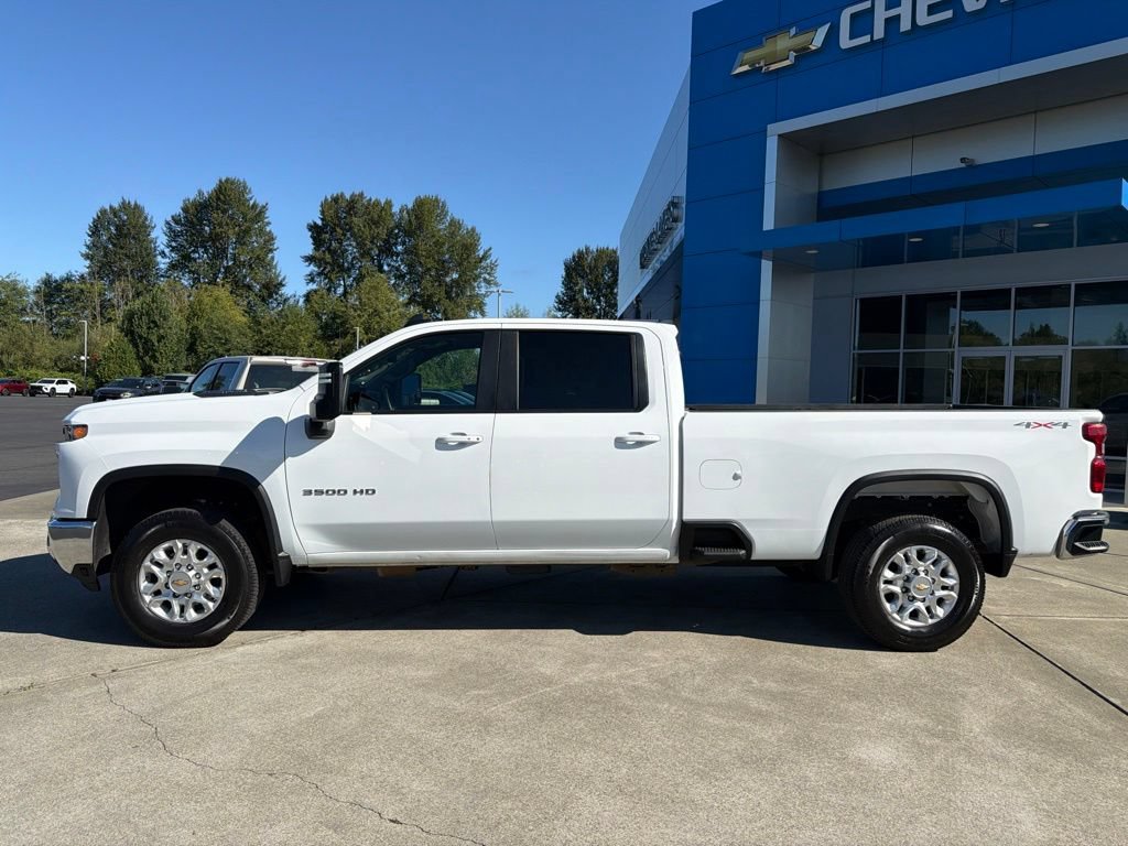 Used 2026 Chevrolet Silverado 3500 LT AWD/4WD image 2