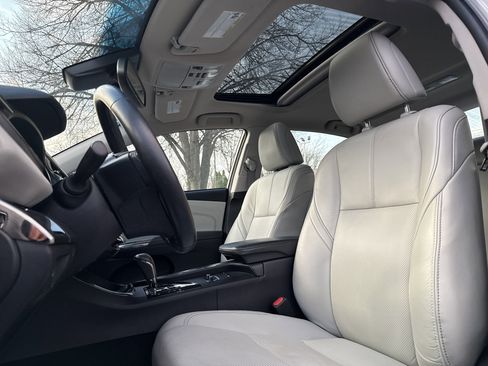 Used 2018 Toyota Avalon Limited image 15