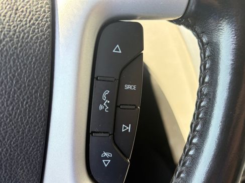 Used 2012 Chevrolet Traverse LTZ AWD/4WD image 18