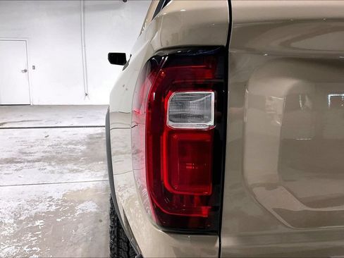 Used 2024 GMC Canyon AT4 w/ AT4 Premium Package AWD/4WD image 37