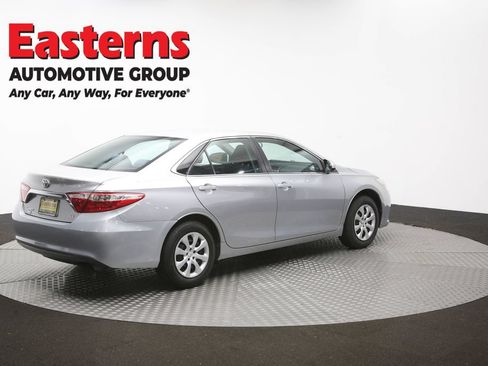 Used 2017 Toyota Camry LE FWD image 40