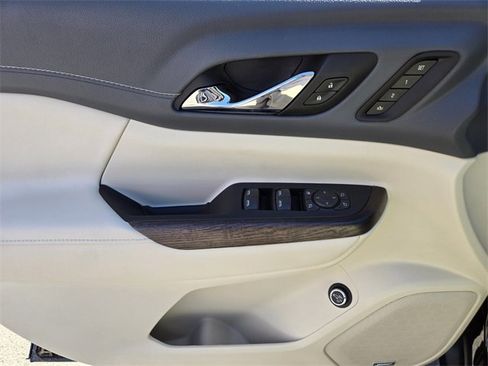 Used 2023 GMC Acadia Denali image 25