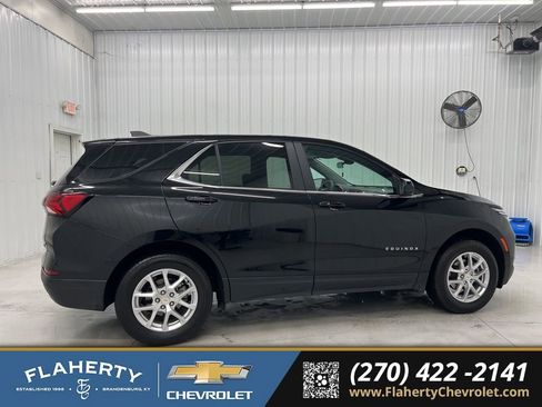 Used 2024 Chevrolet Equinox LT image 2