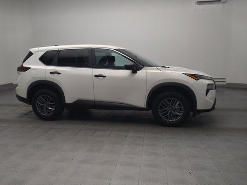 Used 2024 Nissan Rogue S AWD/4WD image 11