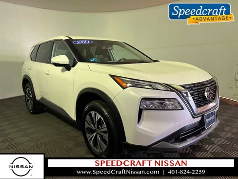 Used 2021 Nissan Rogue SV image 1