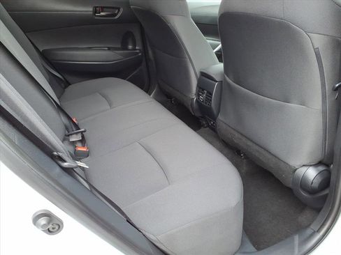 Certified 2022 Toyota Corolla Cross LE image 10