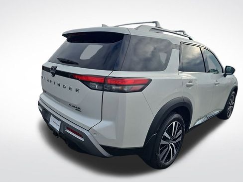 Used 2024 Nissan Pathfinder Platinum w/ Cargo Package image 13