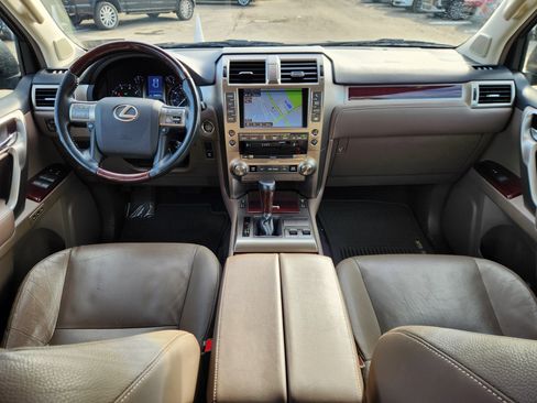 Used 2019 Lexus GX 460 image 8