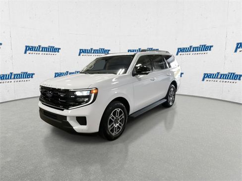 New 2025 Ford Expedition Active image 5