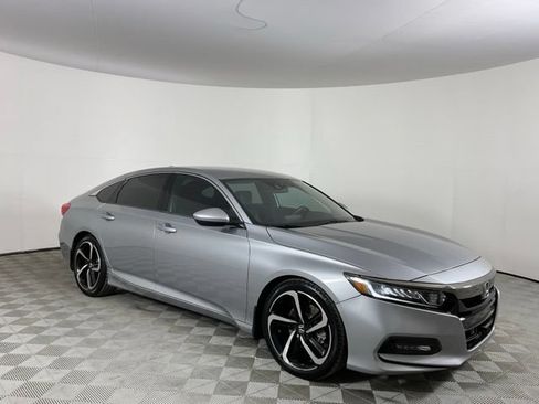 Used 2018 Honda Accord Sport image 3
