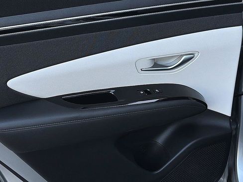 Certified 2024 Hyundai Tucson Limited FWD image 10