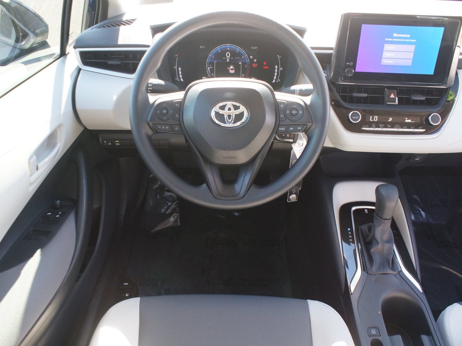 Used 2027 Toyota Corolla LE FWD image 5