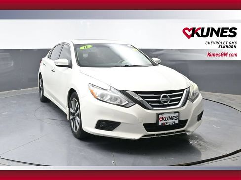 Used 2016 Nissan Altima 2.5 SL w/ 2.5 Technology Package FWD image 1