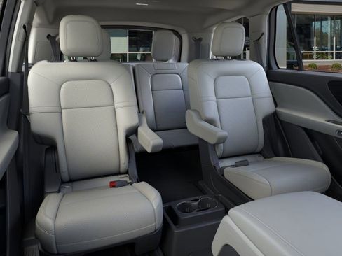 New 2025 Lincoln Aviator Premiere w/ Equipment Group 101A image 11