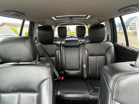 Used 2011 Mercedes-Benz GL 450 4MATIC image 10