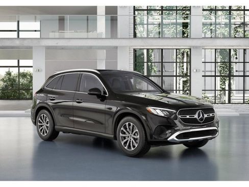 Used 2026 Mercedes-Benz GLC 300 4MATIC image 11