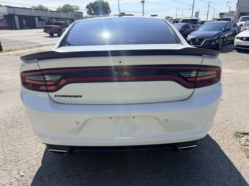 Used 2020 Dodge Charger SXT w/ Blacktop Package RWD image 6