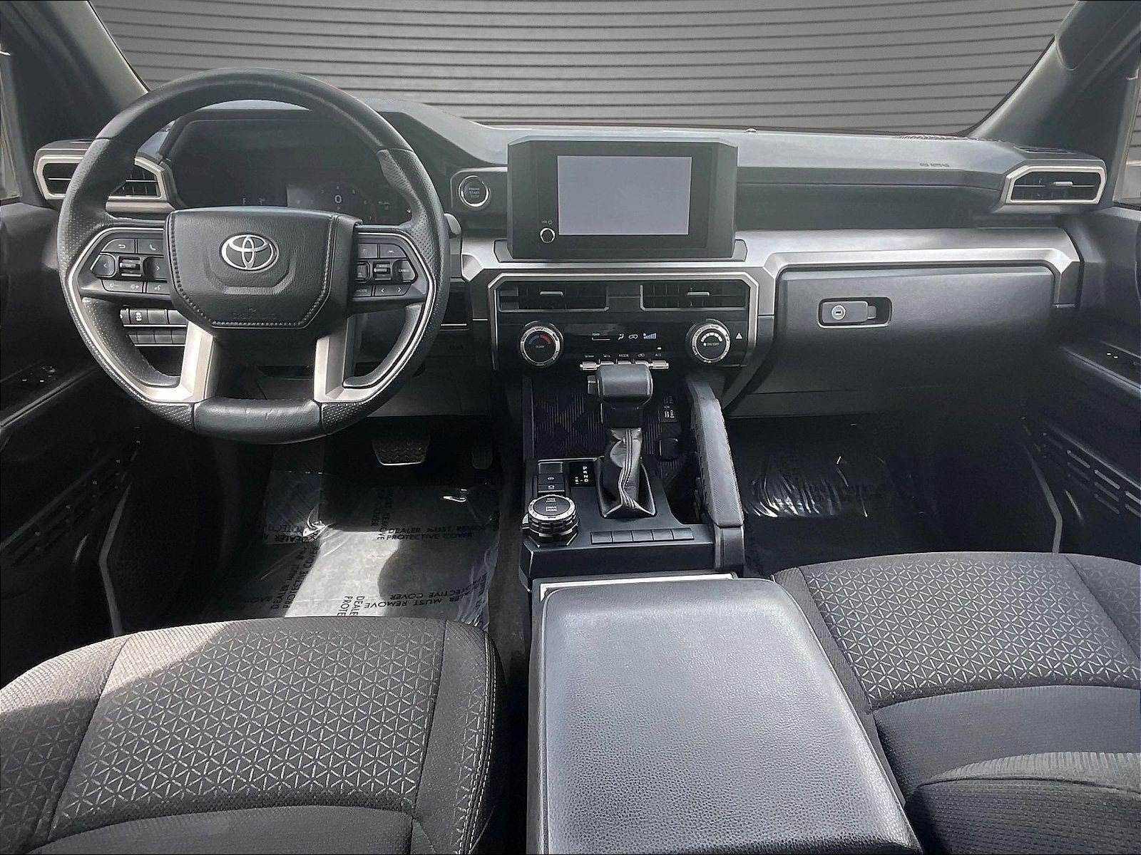 Used 2025 Toyota 4Runner SR5 AWD/4WD image 9