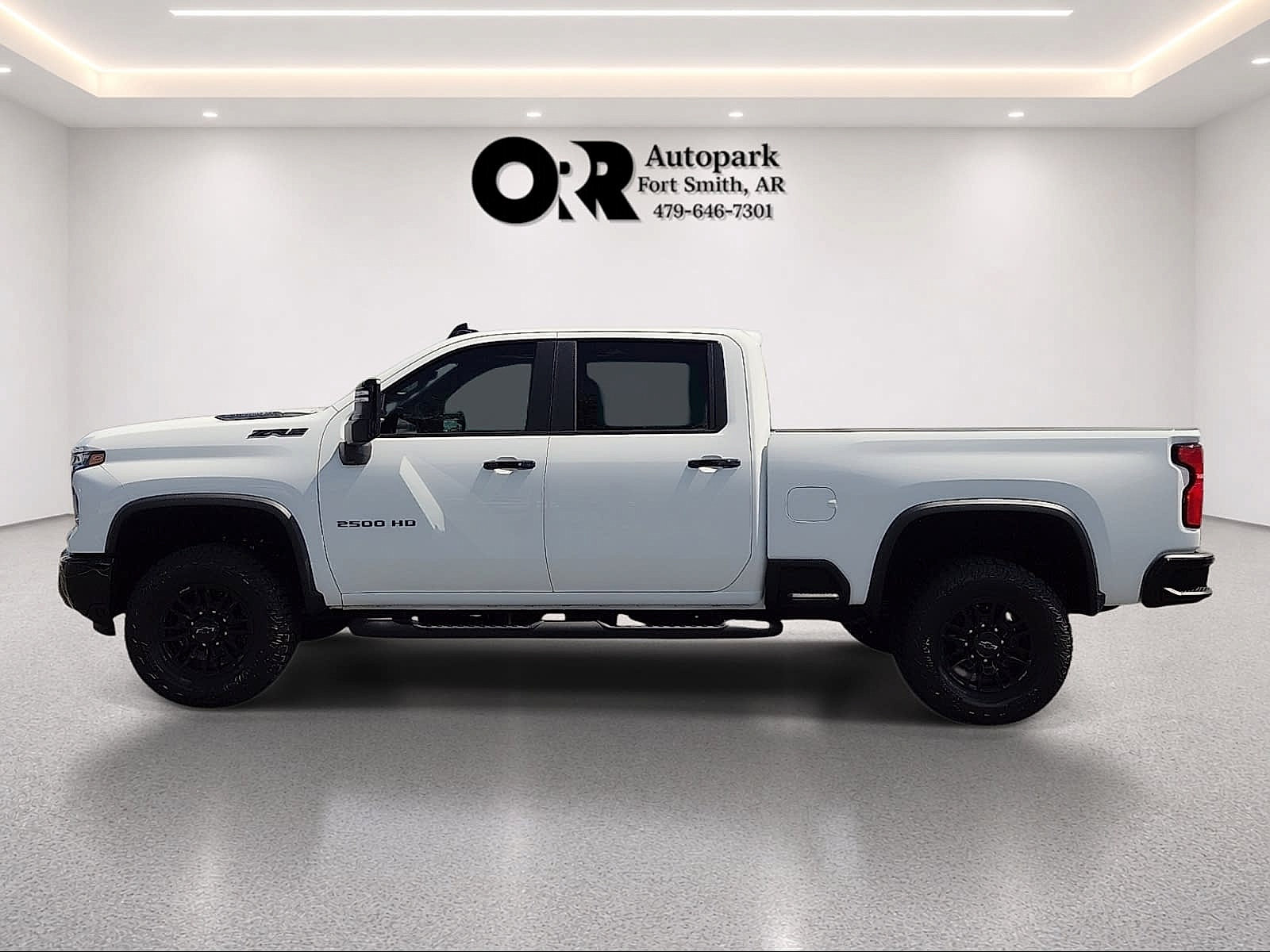 Used 2026 Chevrolet Silverado 2500 ZR2 AWD/4WD image 3
