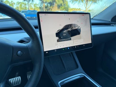 Used 2023 Tesla Model Y Performance image 24