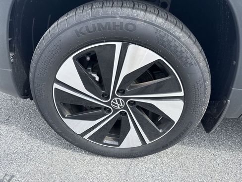 New 2024 Volkswagen Taos SE AWD/4WD image 8