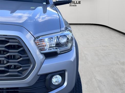Used 2021 Toyota Tacoma TRD Off-Road image 5