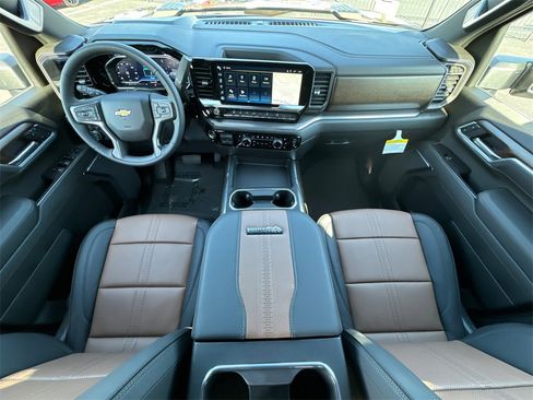 Certified 2025 Chevrolet Silverado 2500 High Country w/ Technology Package image 29