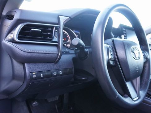 Used 2024 Toyota Camry SE image 12