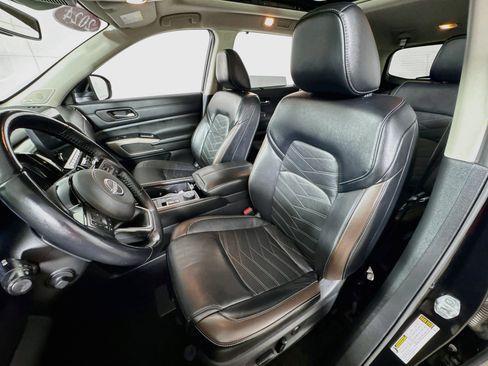 Used 2024 Nissan Pathfinder Platinum AWD/4WD image 15