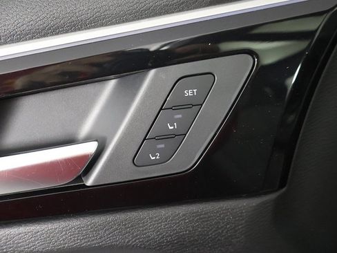 Used 2025 Mitsubishi Outlander AWD image 42