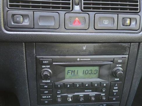 Used 2002 Volkswagen Golf GLS image 22