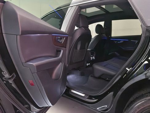 Used 2019 Audi Q8 Premium Plus w/ Premium Plus image 21
